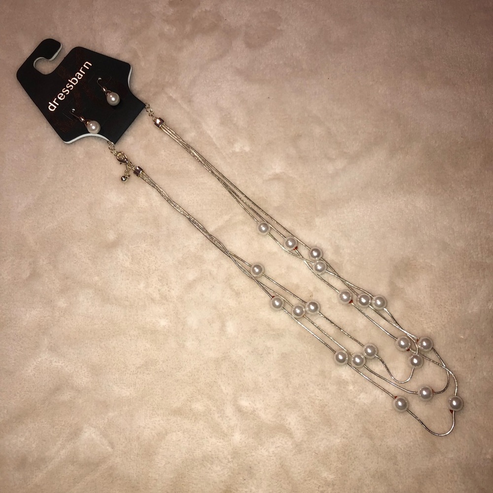 Dress barn pearl necklace and matching earrings